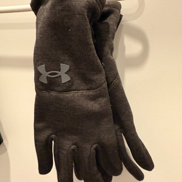 Under Armour | EUC | Toque + gloves | Black/grey | OS - Picture 2 of 5